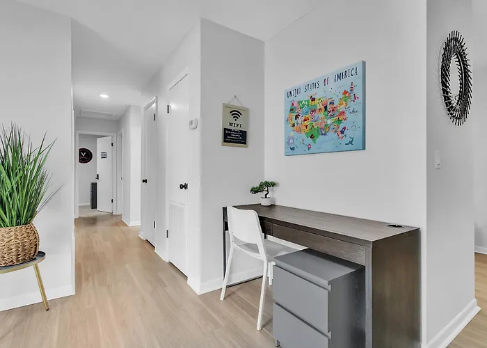 Roomstr Oregon Room 1 Bedroom In South Tampa With Shared Full Bathroom & Free Coffee